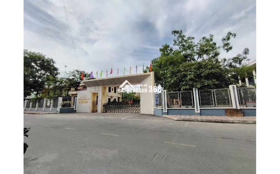 Bán Nhà Đông Khê 70m,3 tầng, 6.2 tỷ sổ đỏ cc. NGÕ RỘNG Ô TÔ ThÔNG , VỊ TRÍ ĐẸP, NỘI THẤT ĐẦY ĐỦ. XÂY ĐỘC LẬP, THOÁNG SÁNG.